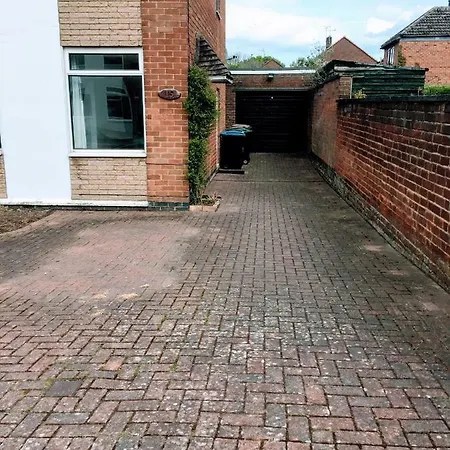 Warwick House, 5 Bedrooms, 9 Beds, Parking, Garden Coventry Exterior photo
