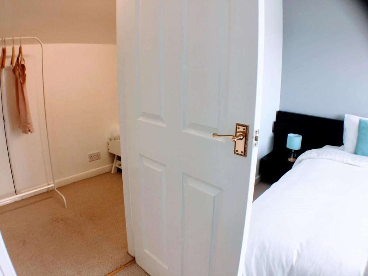 Warwick House, 5 Bedrooms, 9 Beds, Parking, Garden Casa vacanze Coventry