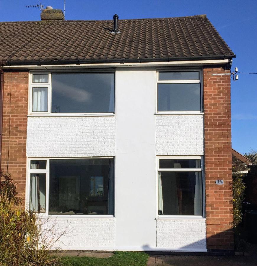Casa vacanze Warwick House, 5 Bedrooms, 9 Beds, Parking, Garden *