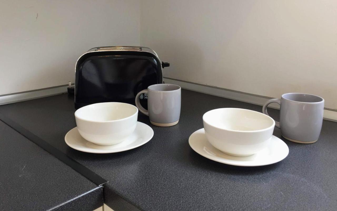 Casa vacanze Warwick House, 5 Bedrooms, 9 Beds, Parking, Garden *
