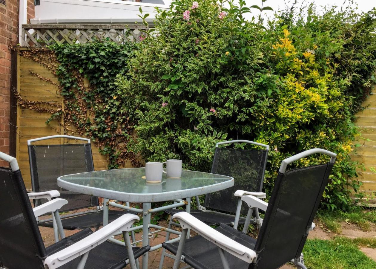 Warwick House, 5 Bedrooms, 9 Beds, Parking, Garden Casa vacanze