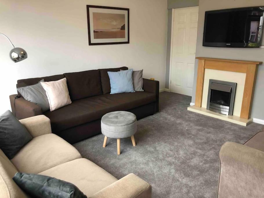 Casa vacanze Warwick House, 5 Bedrooms, 9 Beds, Parking, Garden Coventry