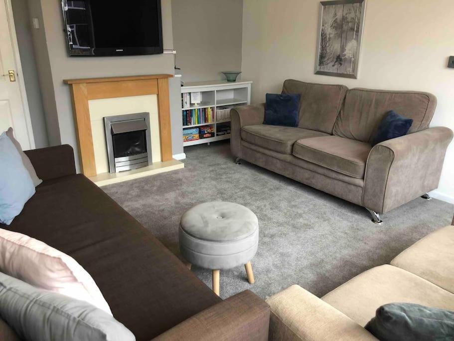 Warwick House, 5 Bedrooms, 9 Beds, Parking, Garden Casa vacanze Coventry