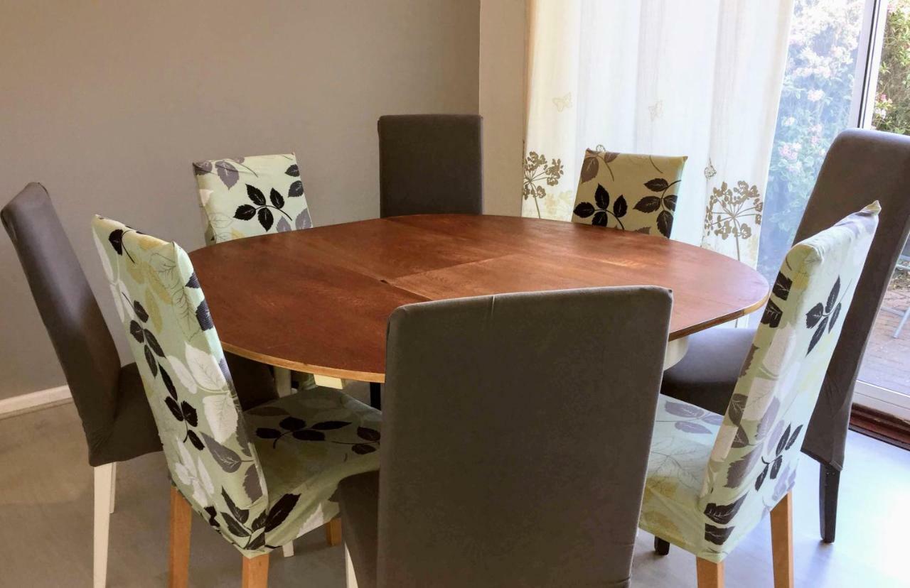Warwick House, 5 Bedrooms, 9 Beds, Parking, Garden Casa vacanze
