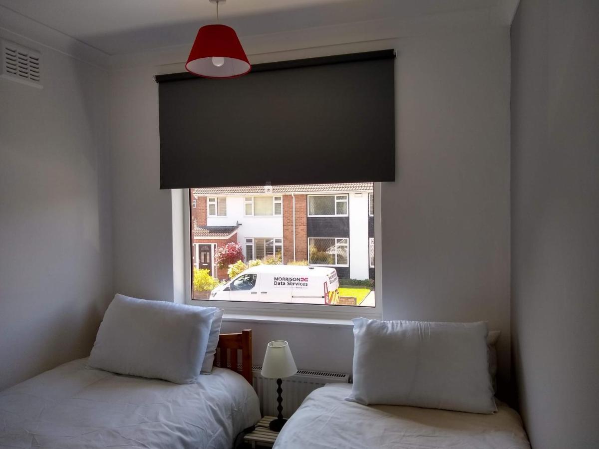 Warwick House, 5 Bedrooms, 9 Beds, Parking, Garden Casa vacanze
